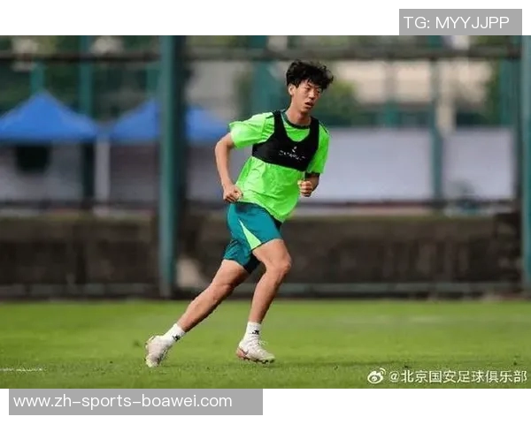 冬训期间三名外租球员与五名U21小将齐聚球队共同备战新赛季