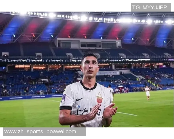 上海海港后卫亚历斯祖正式加盟成都蓉城签约两年助力球队新征程